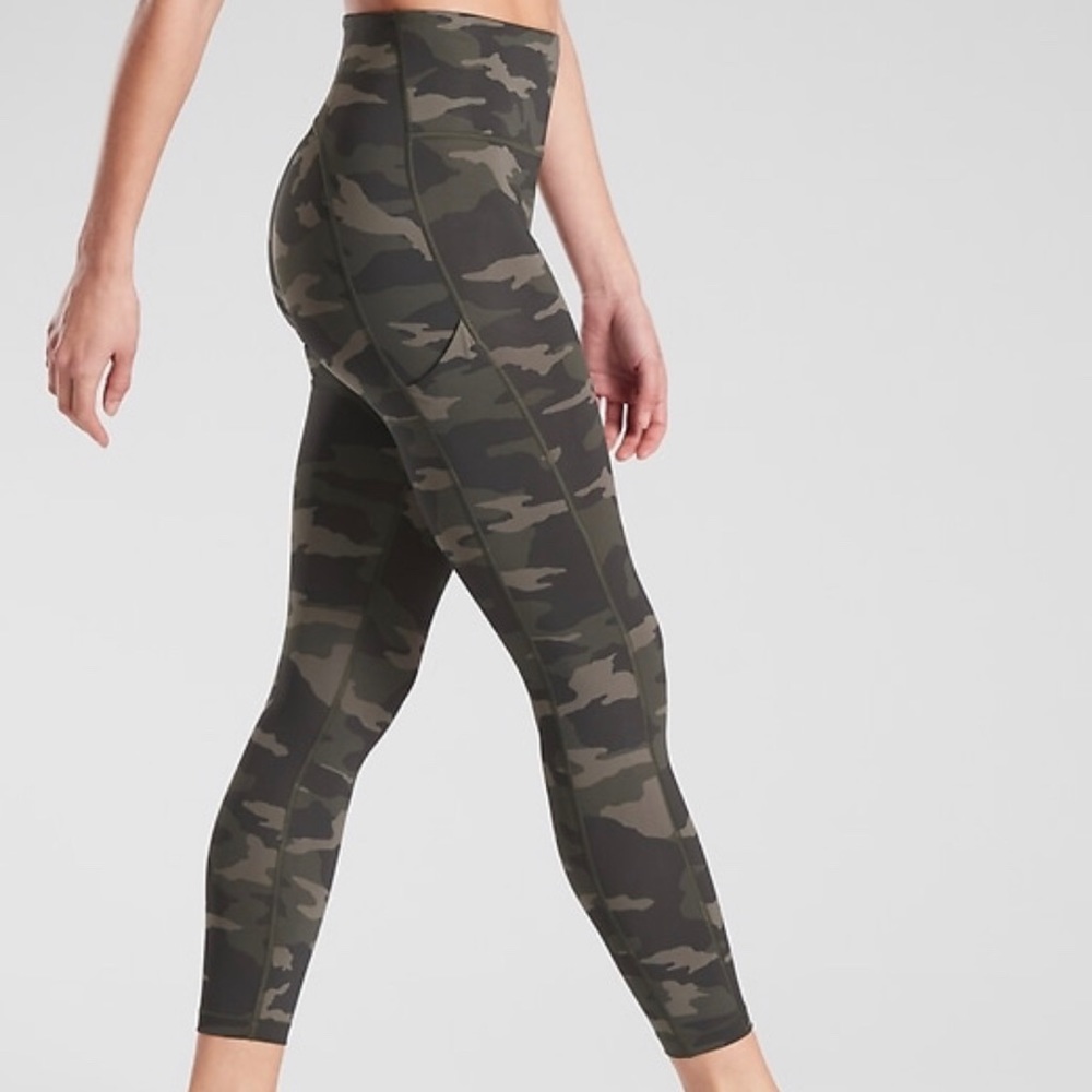 NEW Athleta Pocket Camo 7/8 Tight in Olive